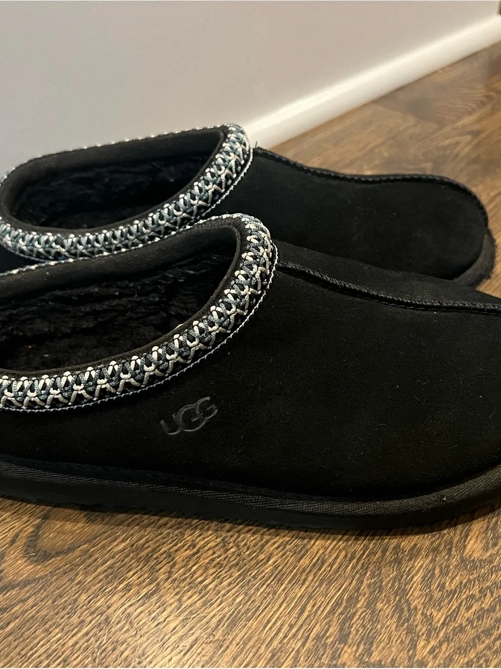 UGG Tasman Black Slippers size 5
